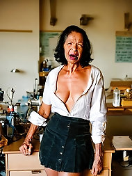Granny Sex Pics – Uncovering the Unseen Beauty of Asian Old Skinny Scientists