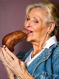 Granny Sex Pics: 80-Year-Old Ukrainian Blonde Happy Gilf Amatier Euro Pics