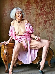 80 Years Old Granny Sexe Picture: Big and Pink Hair, Negligee and Orgasm