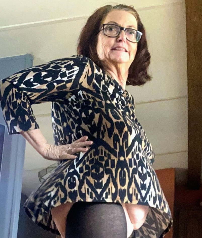 Older grannies are getting undressed